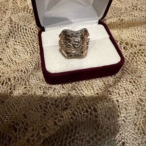 Elegant SS Women's Ring 8 1/2